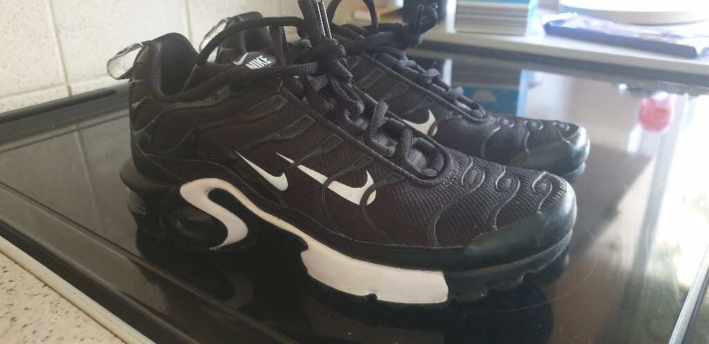 junior nike tn trainers